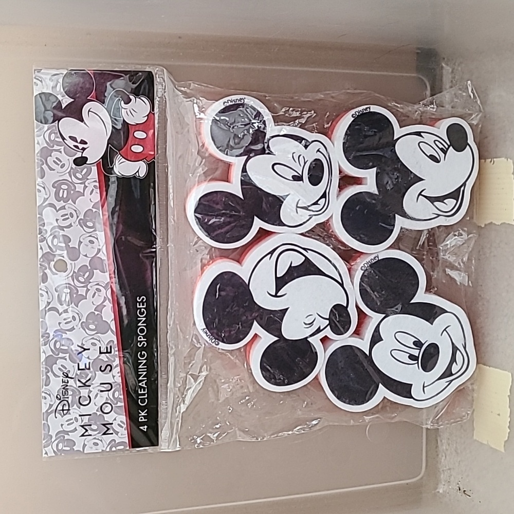 NIP 4 pk Mickey Mouse Sponges